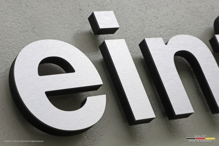 ALEX - 3D-Buchstaben in gebürsteter Edelstahl-Optik