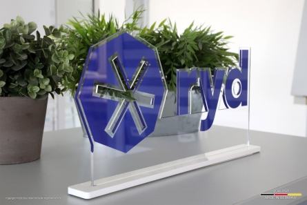 ryd - Hochwertiger Acryl-Tischaufsteller