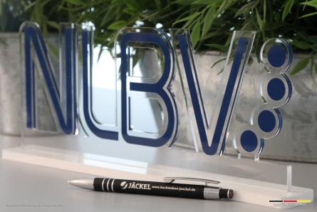 NLBV - Individueller Tischaufsteller aus Acrylglas