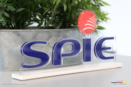 SPIE - 3D-Tischaufsteller aus Acrylglas