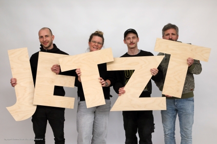 Nachhaltige Buchstaben aus Holz.