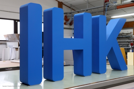 IHK - Wetterfeste Buchstaben für den Außenbereich