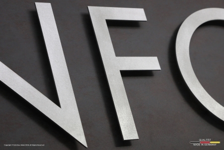 INFO - 3D-Buchstaben aus Aluminium