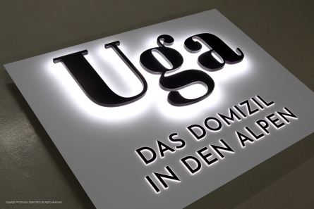 Uga - Das Domizil in den Alpen - Lichtwerbung - Direkt vom Hersteller