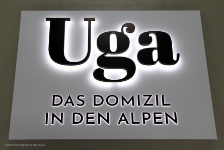 Uga - Das Domizil in den Alpen - Lichtwerbung - Direkt vom Hersteller