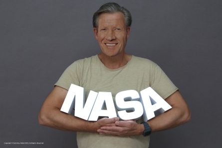 NASA - Kleine Profilbuchstaben aus Aluminium und Acrylglas