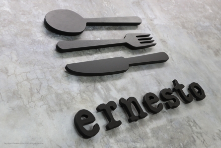 Restaurant 3D-Logo aus lackiertem Multiplex.