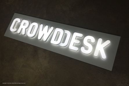 CROWDDESK - Hochwertige Leuchtreklame - Direkt vom Hersteller