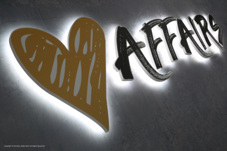 RUE AFFAIRS - Ausgefallene Leuchtbuchstaben aus PVC