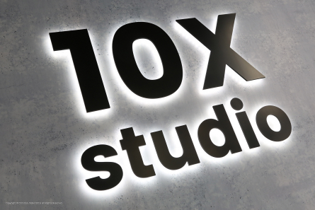 10X studio - Leuchtreklame