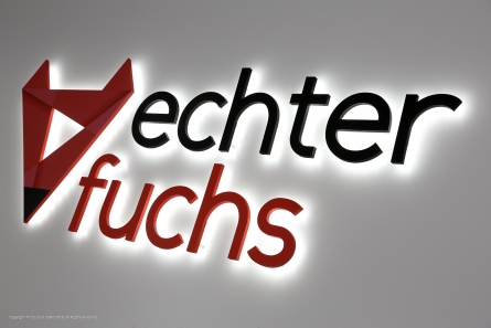 Echter Fuchs - Günstige Lichtwerbung
