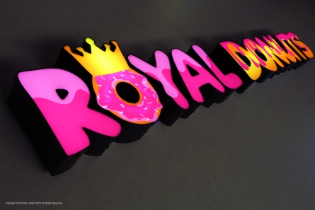 ROYAL DONUTS - Leuchtreklame mit Profil 5 Leuchtbuchstaben