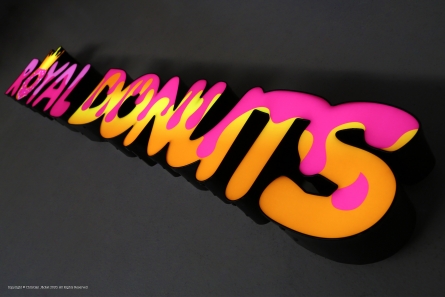 ROYAL DONUTS - Leuchtreklame mit Profil 5 Leuchtbuchstaben