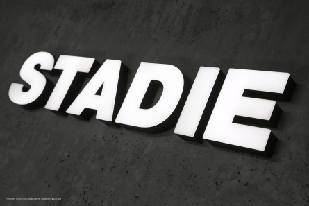 STADIE - Leuchtbuchstaben aus massivem Acrylglas