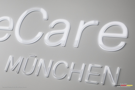 SpineCare - Gekanteter Leuchtkasten mit Leuchtcorona