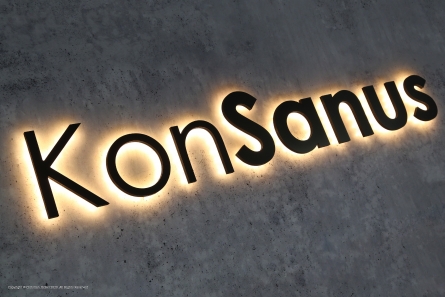 KonSanus - Leuchtbuchstaben mit warm-weißen LEDs
