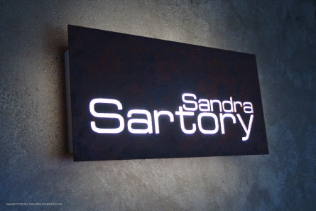 Sandra Sartory - Leuchtreklame - Direkt vom Hersteller