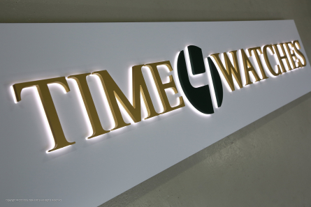 TIME 4 WATCHES - Exklusives Leuchttransparent