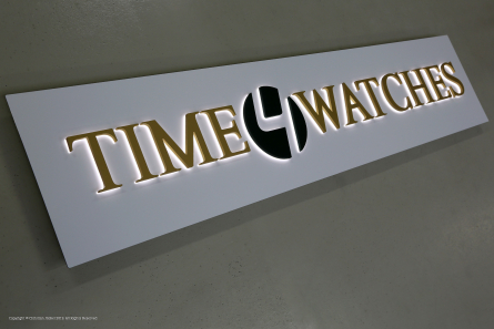 TIME 4 WATCHES - Exklusives Leuchttransparent