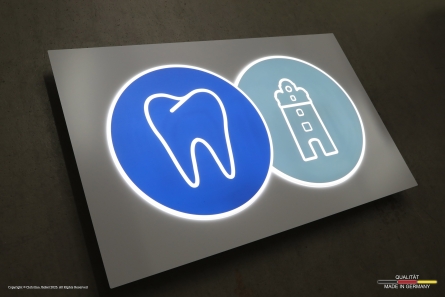 Zahnarztpraxis - Leuchtkasten mit LED-Beleuchtung