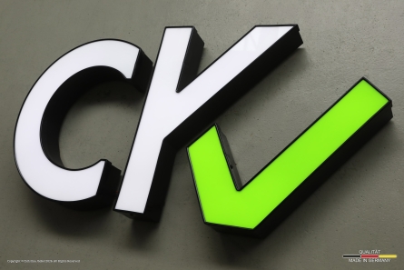 OKAY - Beleuchtetes 3D-Logo mit Profil 5 Leuchtbuchstaben