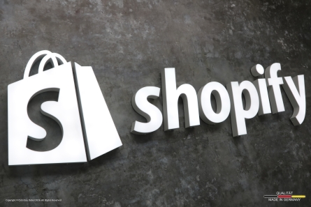 Shopify - Leuchtreklame mit Profil 6 Leuchtbuchstaben