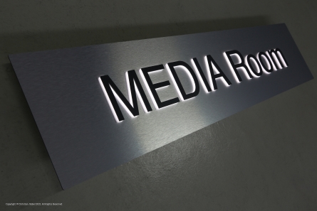 MEDIA Room - Leuchtreklame in Edelstahl-Look