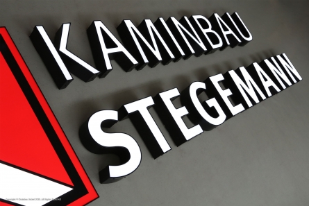 Kaminbau Stegemann - Leuchtreklame mit Profil 5 Buchstaben