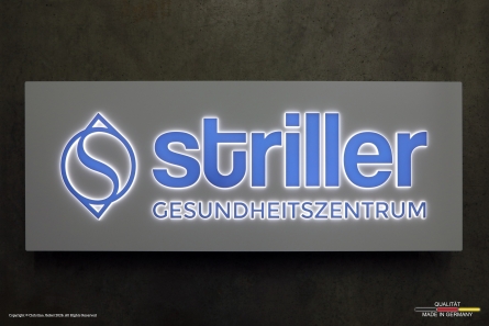 Striller - Beleuchtetes Logo für ein Gesundheitszentrum