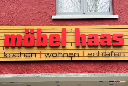 Möbel Haas - Hochwertige Leuchtbuchstaben aus Aluminium (Profil 3)