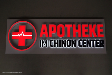 Apotheke im Chinon Center - Leuchtreklame mit Profilbuchstaben