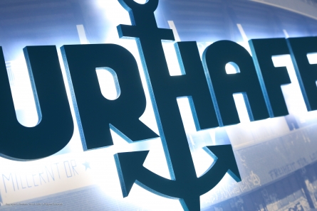 TOURHAFEN - Leuchtwerbung mit LED-Buchstaben