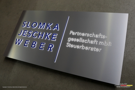 Leuchtreklame für eine Steuerkanzlei