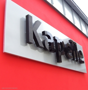 Kapelle - Leuchtreklame mit Profil 3 Buchstaben