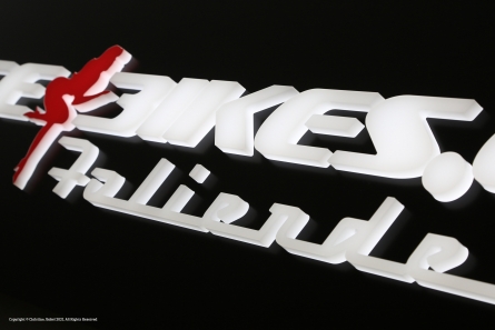 NICE-BIKES Foliendesign - Leuchtreklame mit durchgesteckten Buchstaben