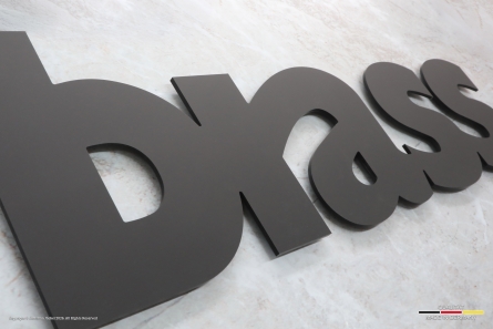 brass - Hochwertiges 3D-Logo aus mattem Acrylglas