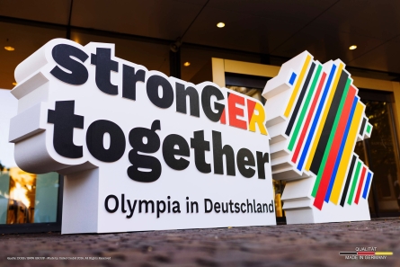 stronGER together - Aufsteller für Olympia in Deutschland