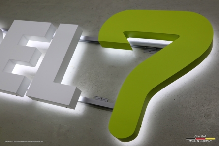 PADEL7 - Beleuchtetes Firmenlogo mit Profil 3 Leuchtbuchstaben