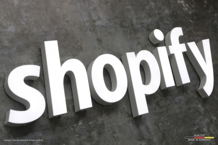 Shopify - Leuchtreklame mit Profil 6 Leuchtbuchstaben