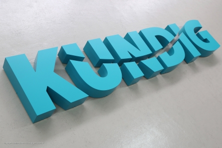 KUNDIG - 3D Aussenreklame mit Profilbuchstaben aus Aluminium