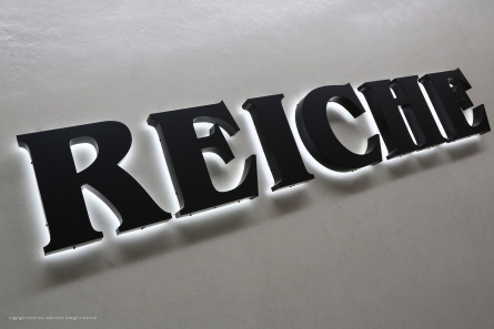 REICHE - Leuchtreklame mit Profil 3 Leuchtbuchstaben