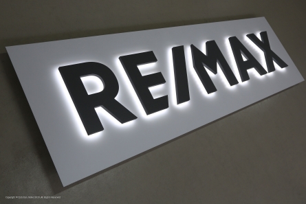 REMAX - Leuchtreklame für Österrreich