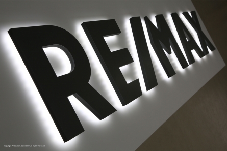 REMAX - Leuchtreklame für Österrreich