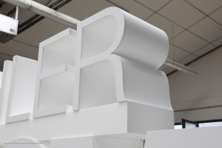 LECHLER move - Riesiger Aufsteller mit stehenden 3D-Buchstaben