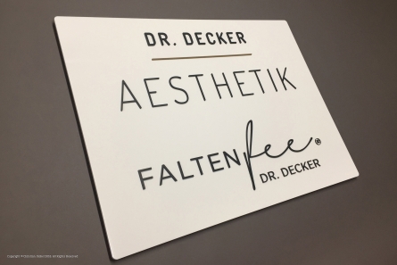 Faltenfee Dr. Decker - Aussenwerbung