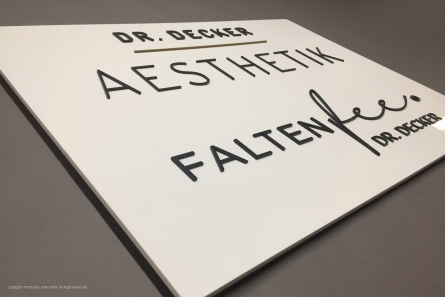 Faltenfee Dr. Decker - Aussenwerbung
