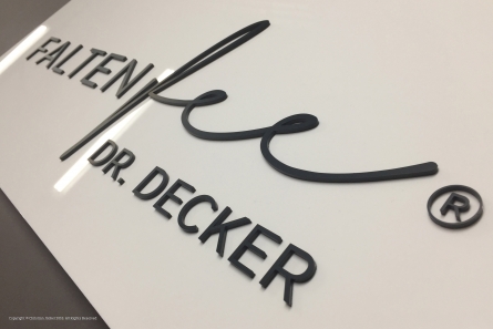 Faltenfee Dr. Decker - Aussenwerbung