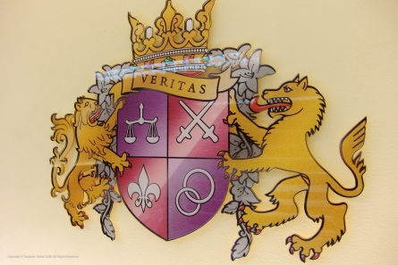 Hochglänzendes Familienwappen aus Acrylglas