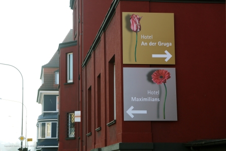 Werbepylon - Hotel An der Gruga - Aussenreklame