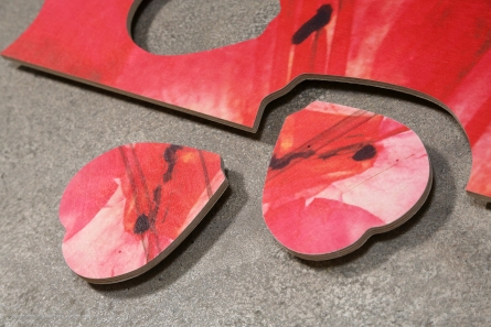 Blumendekor als Etagenschilder aus Holz